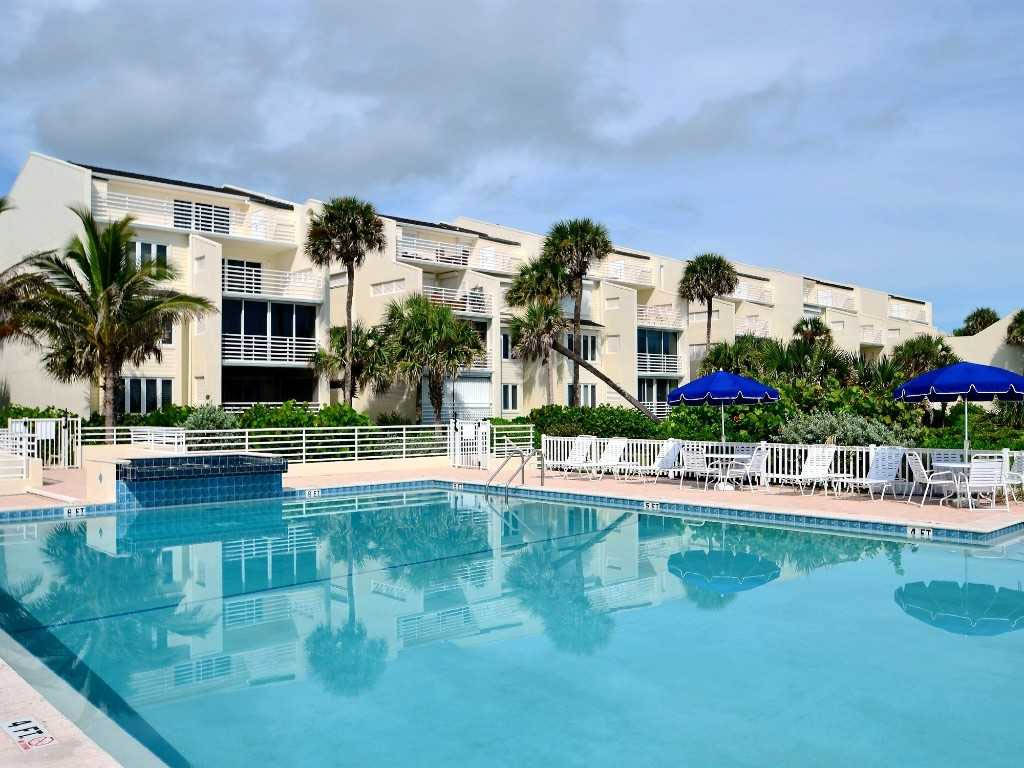 The Baytree condo in Vero Beach exterior front view