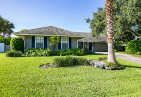 Castaway Cove Home for Sale at 1024 Orchid Oak Dr