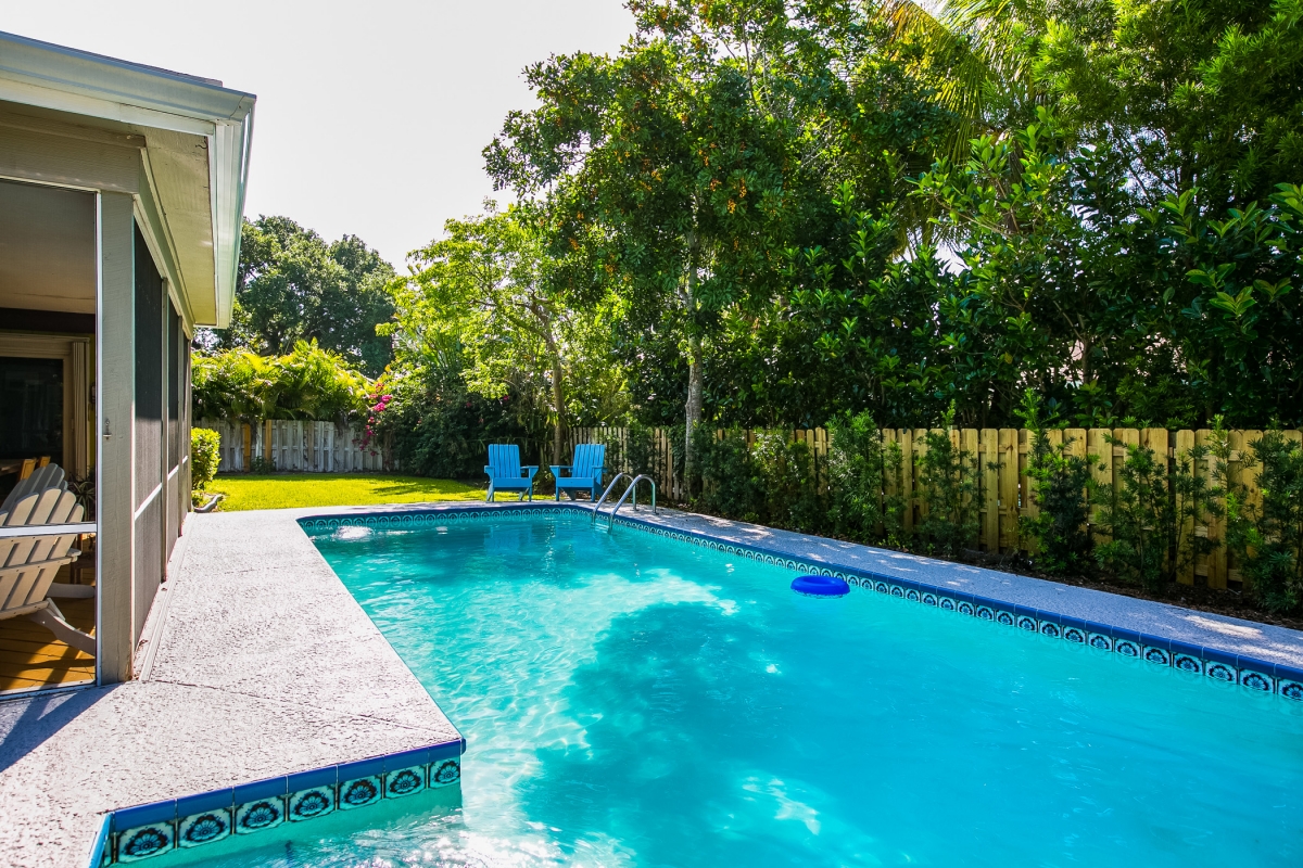 Fenced backyard, pool & patio area