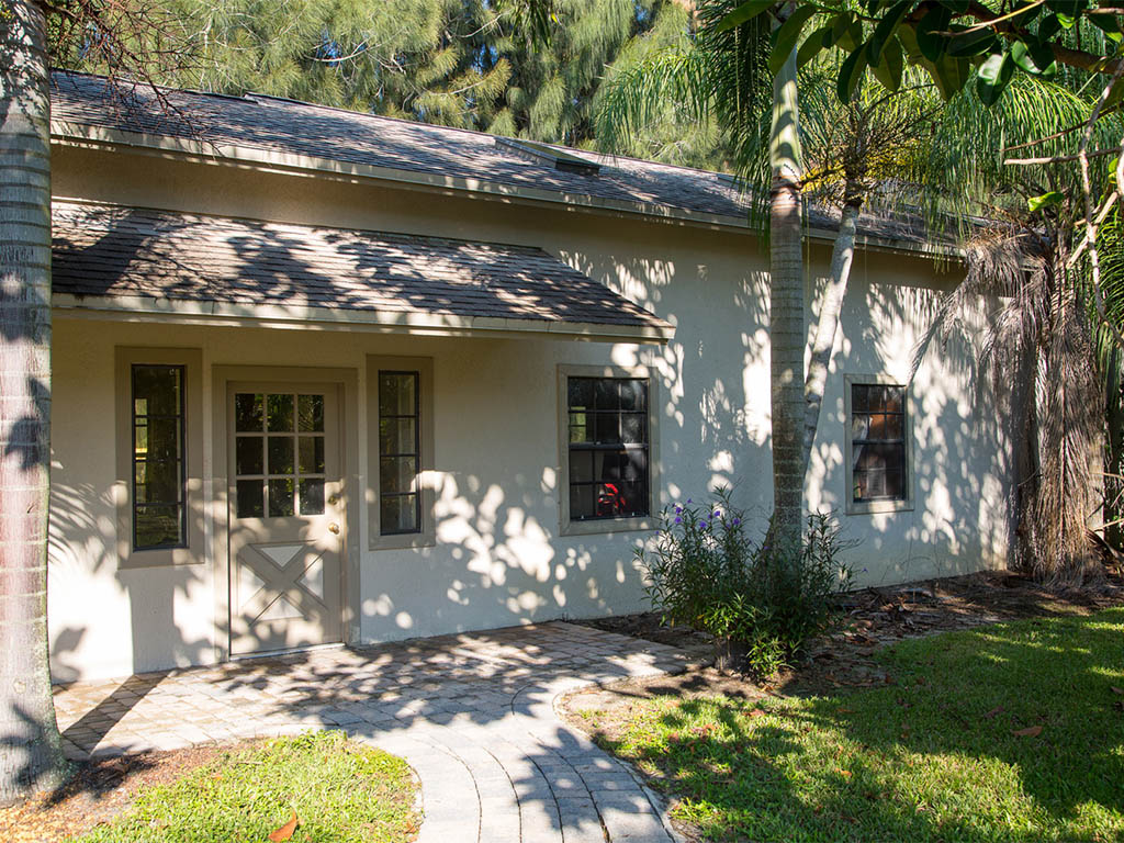 The Country Estate’s 2-bay Barn with office space. 