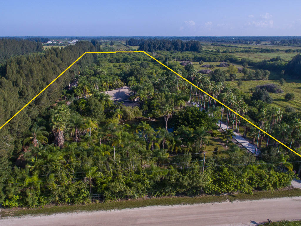 Av aerial view of the Vero Beach Country Estate showing the approximate property lines  